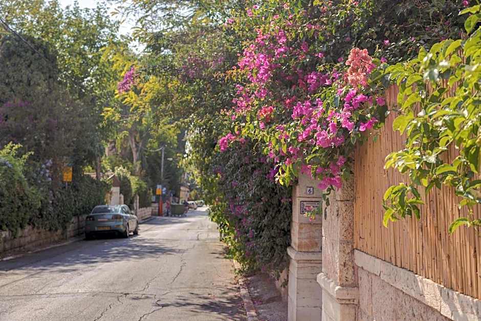 Colony Suites- Hananya St.