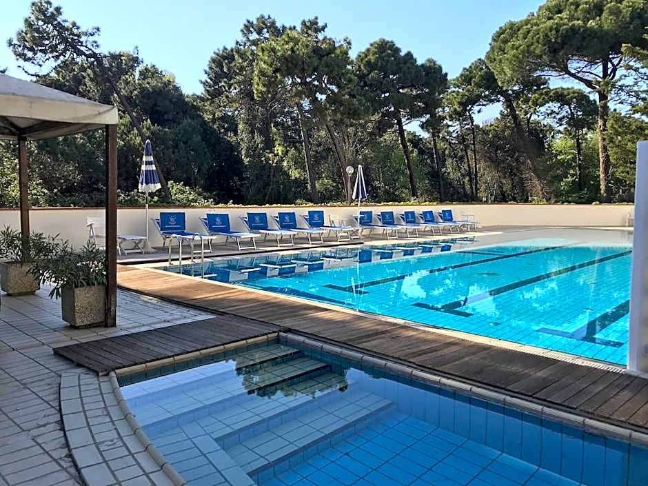 Hotel Deanna Golf