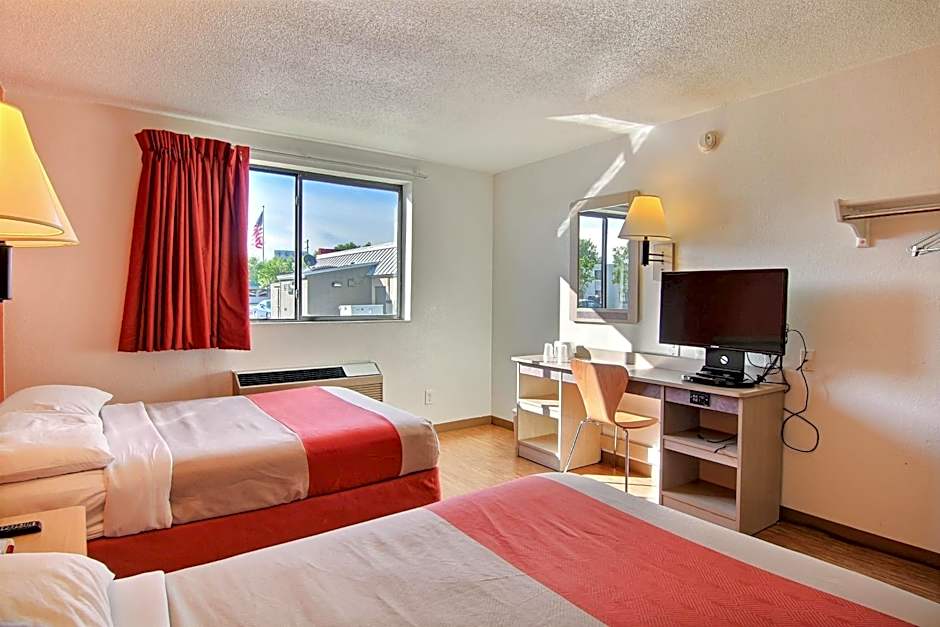 Motel 6-Fargo, ND - West Acres - North Fargo