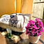 Hotel Amigo Suites