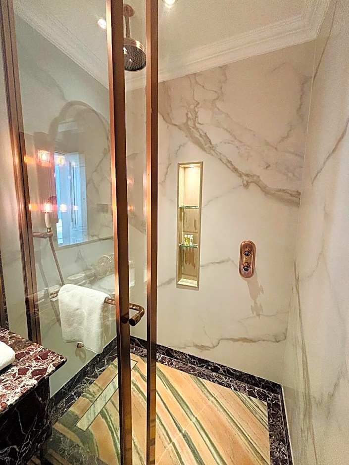 Noor Us Sabah Palace