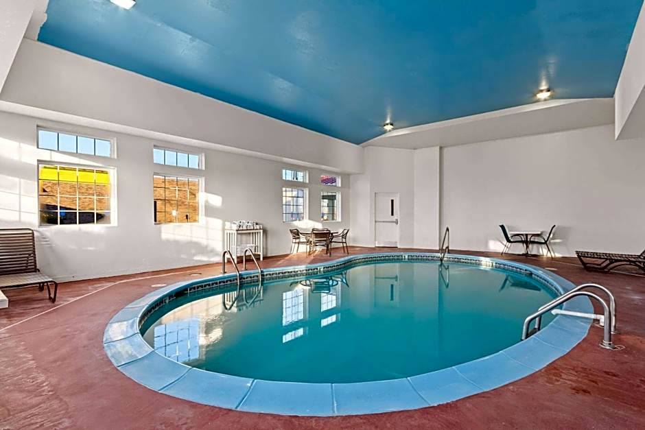 Super 8 by Wyndham Elizabethtown