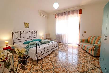 Isabels house in Otranto 10 seats