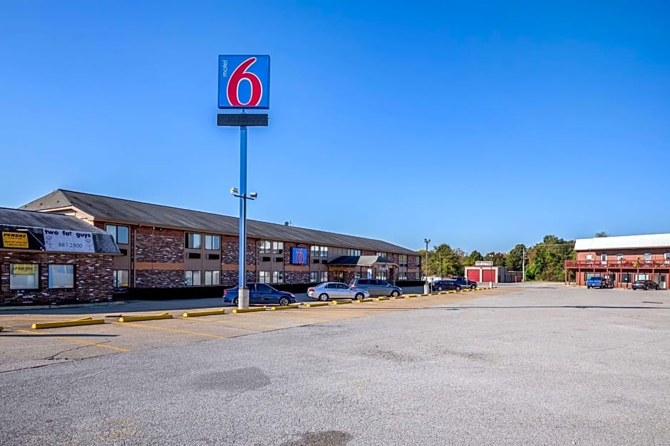 Motel 6-Troy, IL