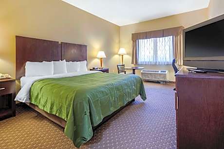 1 King Bed, No Smoking