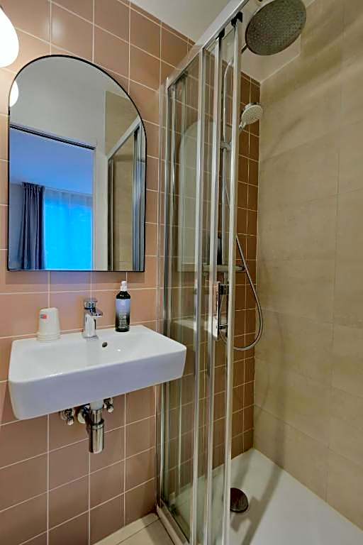 Hipotel Paris PÃ¨re-Lachaise RÃ©publique