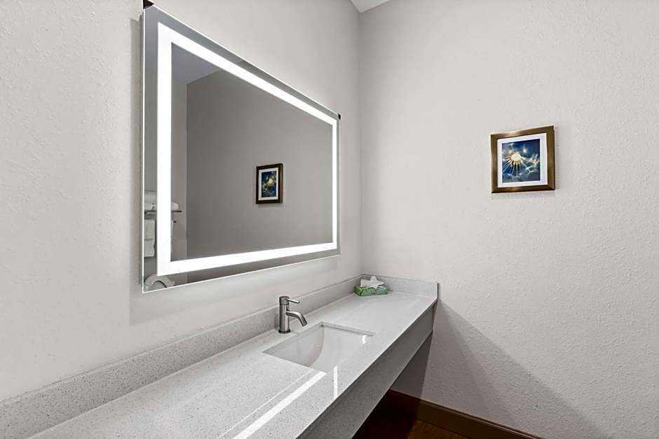 Sonesta Essential La Porte