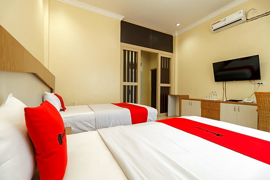 RedDoorz Plus @ Hotel Sempurna Watervang Lubuk Linggau