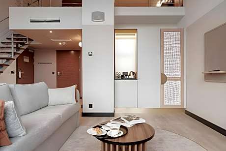 2 Bedrooms Premium Suite - 2 Queen Beds 2 Double Beds 1 Sofa Bed 80SQM Free WiFi