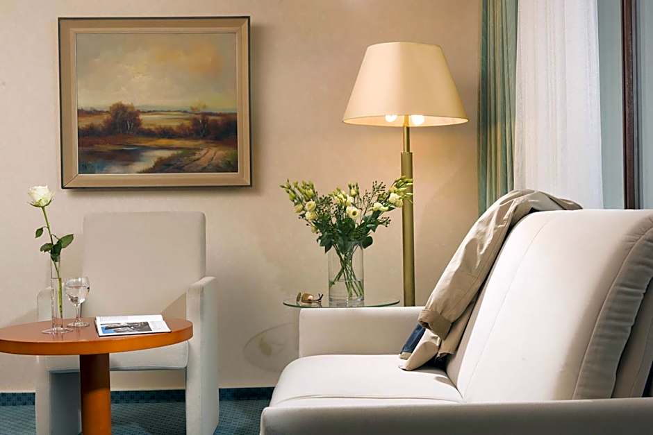Photo 1 of 6 of Junior Suite