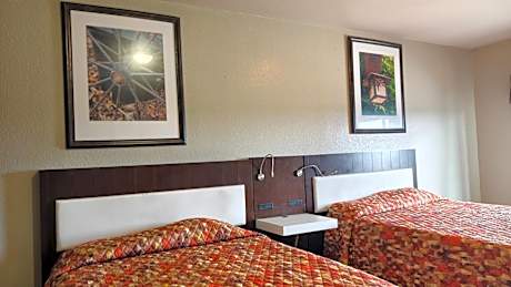 Standard Queen Room with Two Queen Beds