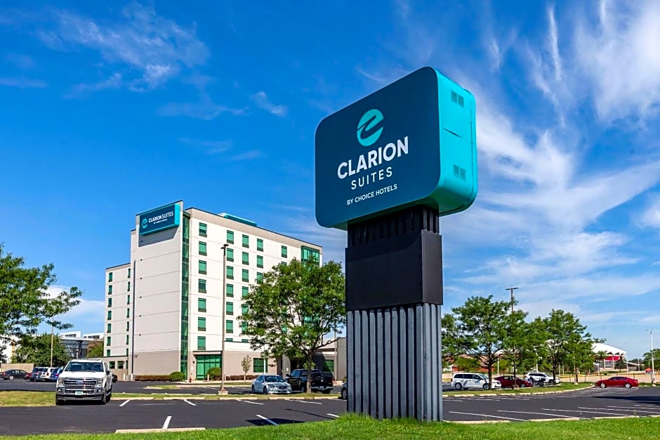 Clarion Suites At The Alliant Energy Center – Madison, WI