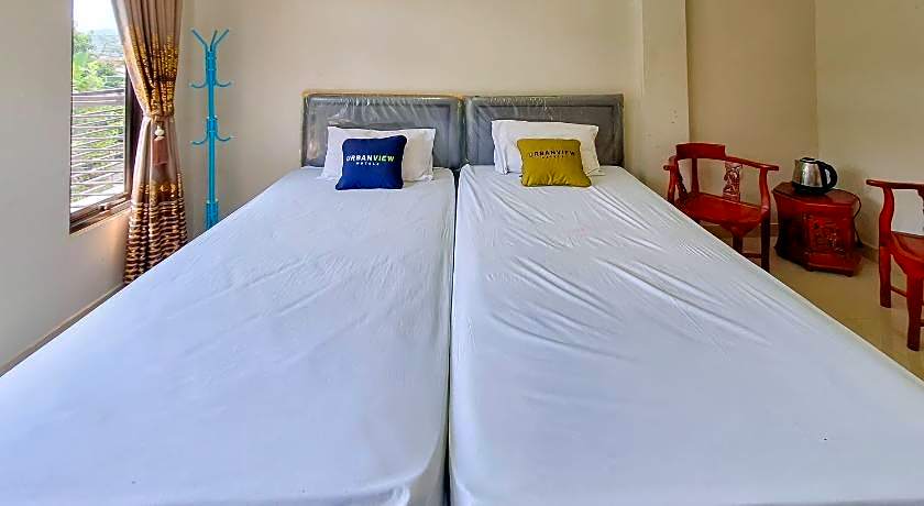 Urbanview Hotel Penginapan Ananda