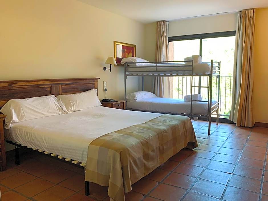 La Figuerola Hotel & Restaurant