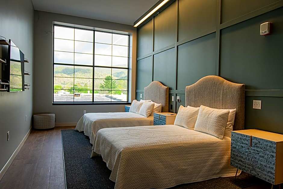 The Schoolhouse Hotel, Trademark Collection by Wyndham – White Sulphur Springs, WV