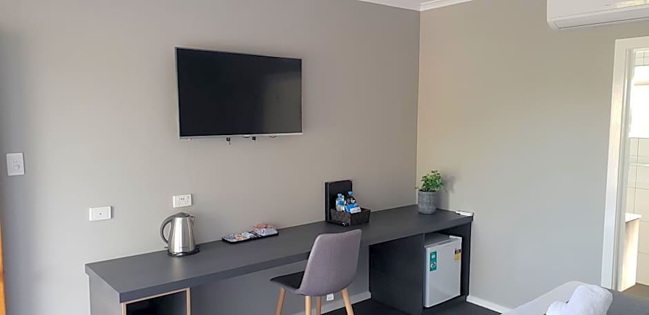 Beachway Motel and Restaurant