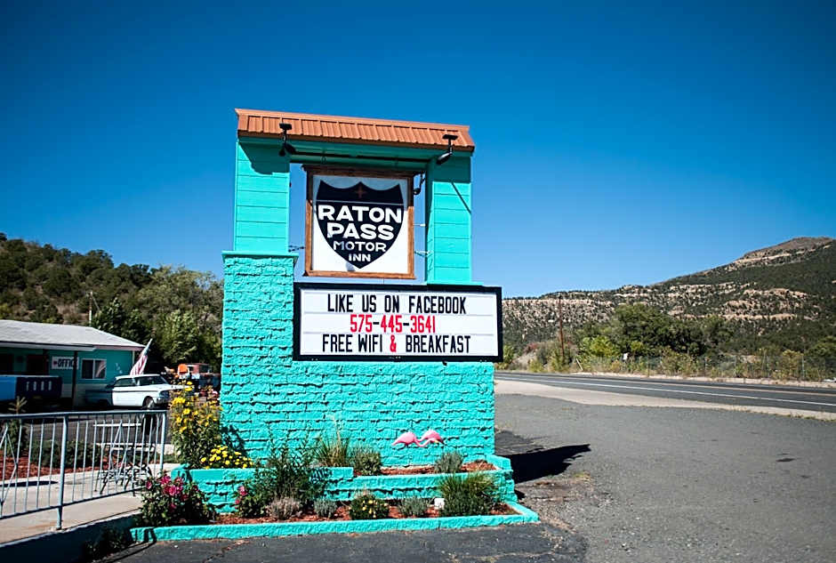 Raton Pass Motor Inn