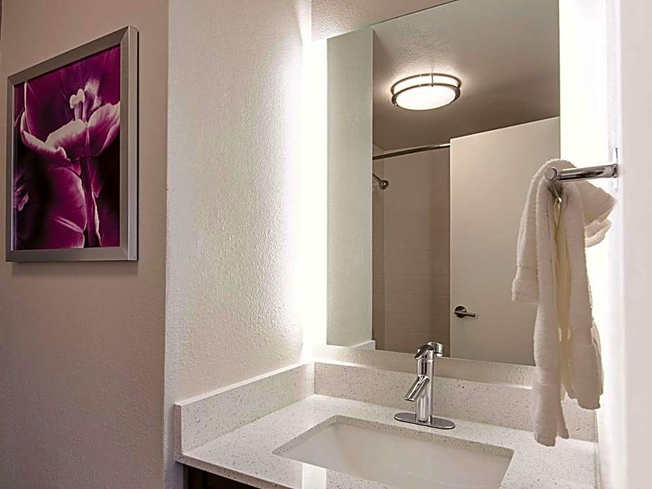 La Quinta Inn & Suites by Wyndham Portland