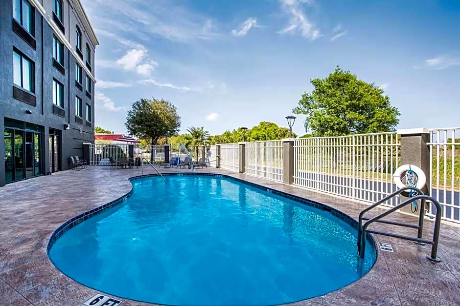 Comfort Inn & Suites Clearwater South - Pinellas Park