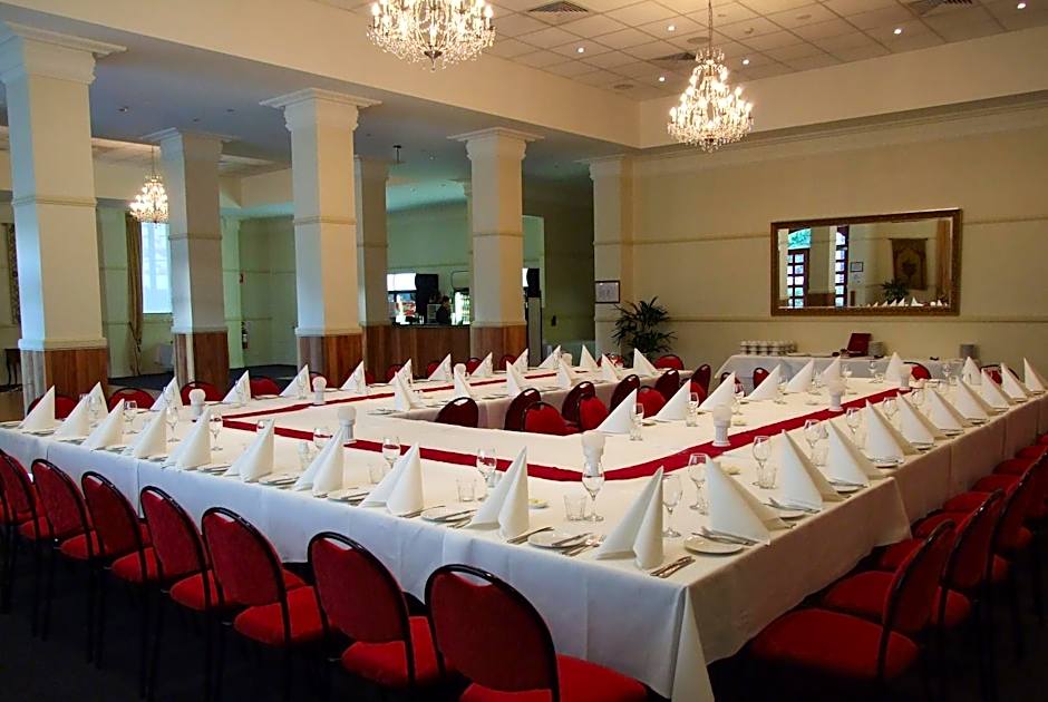 Redearth Boutique Hotel