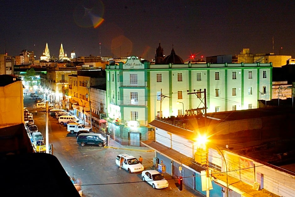 Hotel Janeiro