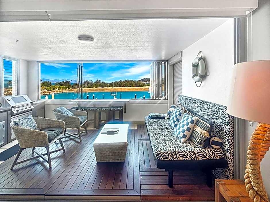 Blue on Blue Superior Studio Room 1271