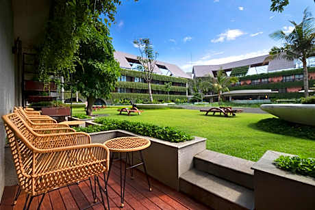 YELLO Room Garden Access