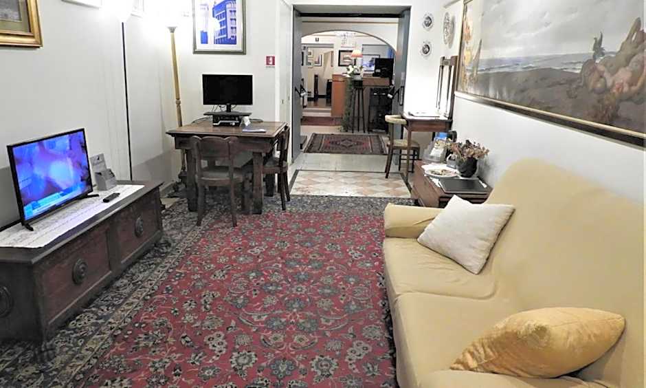 Deco Hotel