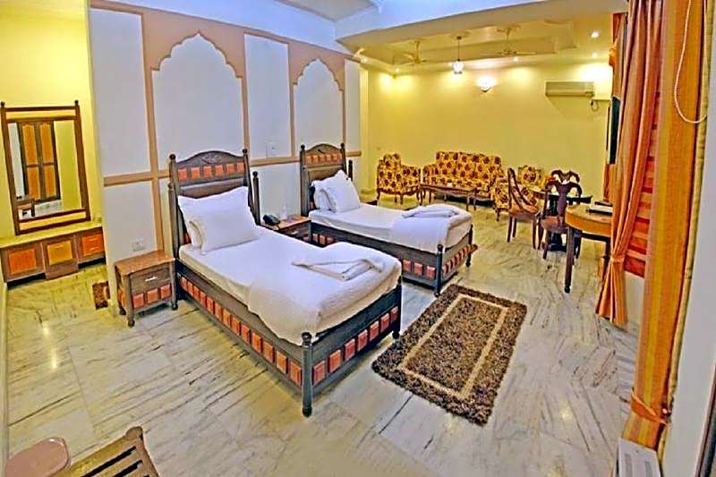 Hotel Vasundhara Palace Rishikesh
