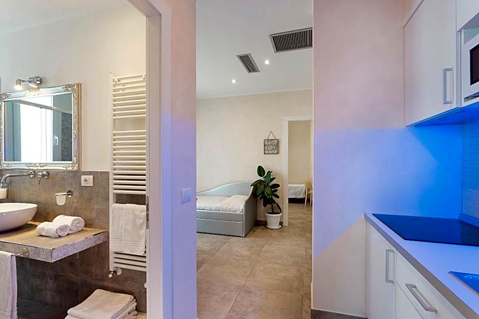 White Suite & Apartments