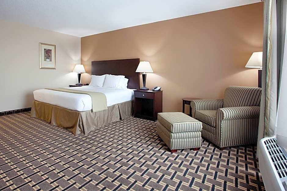 Holiday Inn Express Pembroke By IHG