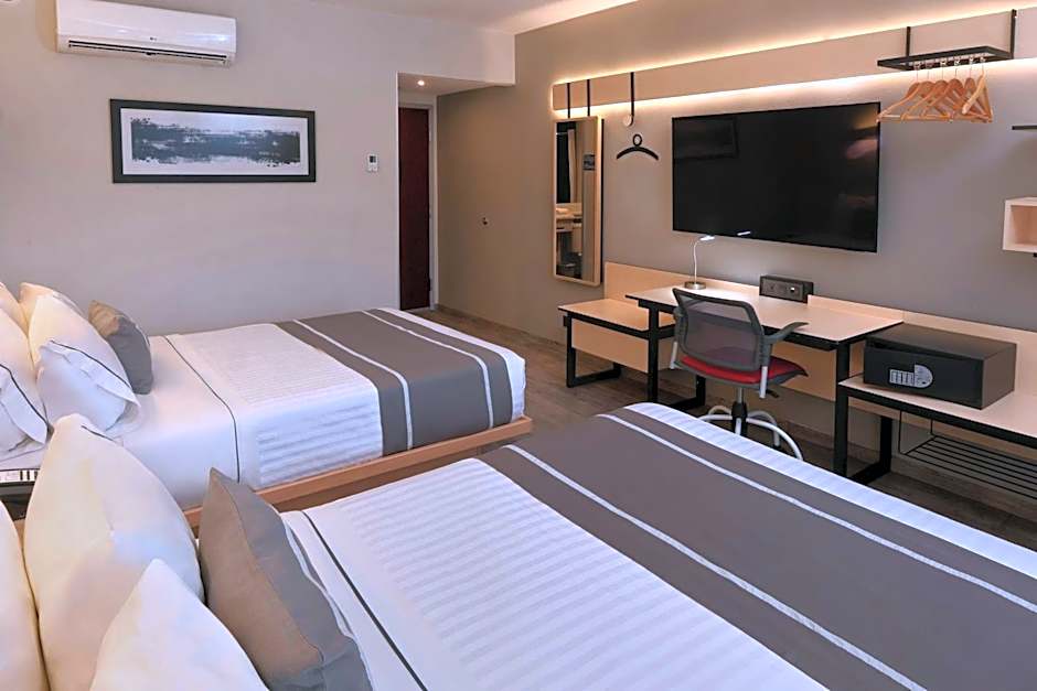 City Express Plus by Marriott Monterrey Galerias