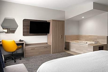 King Room with Jetted Tub