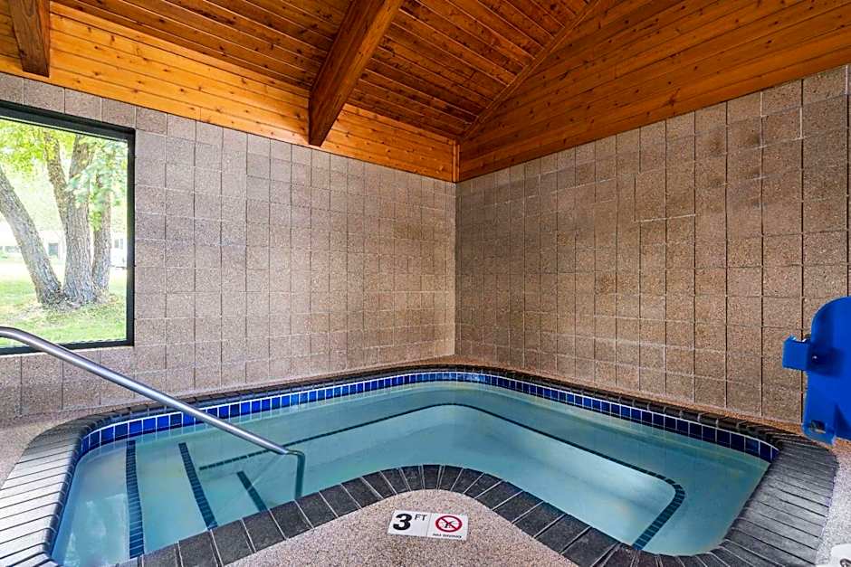 AmericInn by Wyndham Lake City