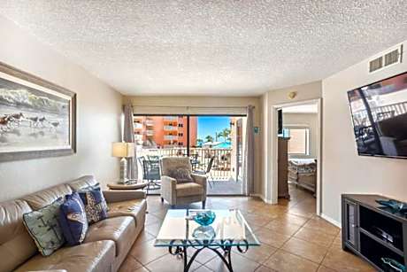 Beach Palms- Unit 102