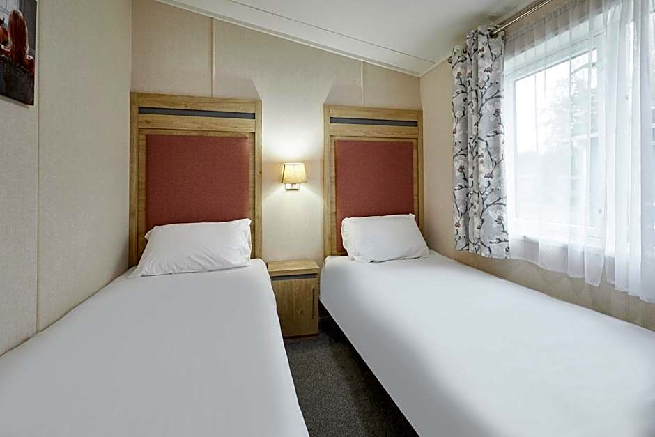 Bluebell Lodge with Hot Tub