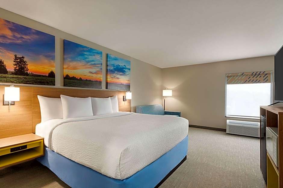 Days Inn by Wyndham Hillsboro