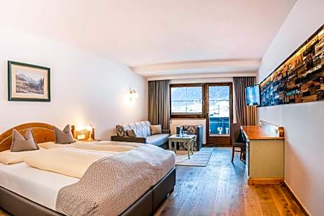 Comfort Double Room (2 Adults + 2 Children)