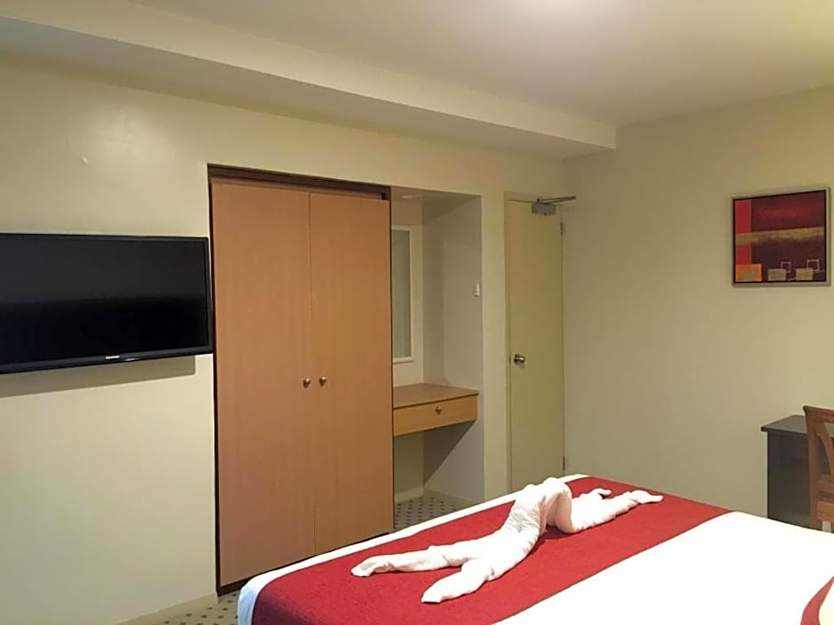 Victoria Palms Hotel