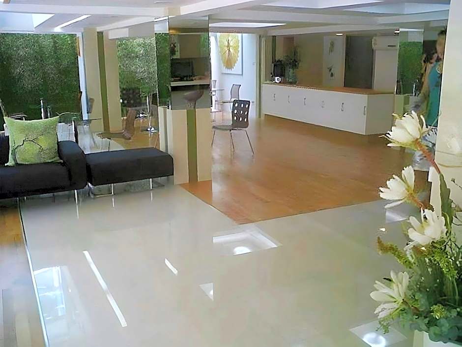 Nantra Sukhumvit 39 Hotel
