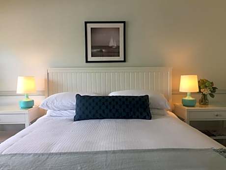 City King ADA - No View or Balcony