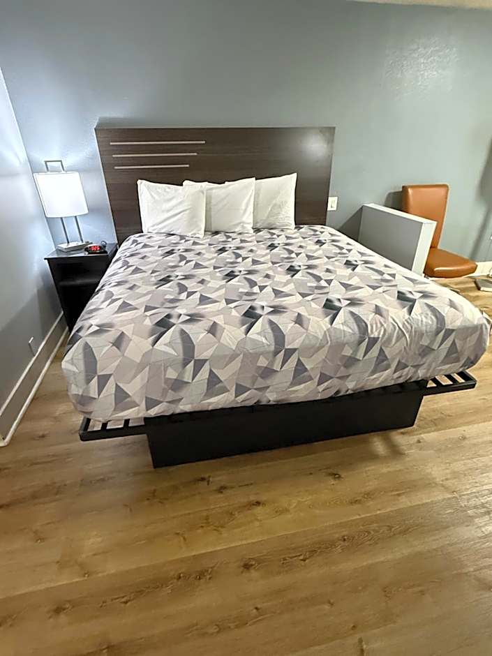 Econo Lodge Montgomery South I-65