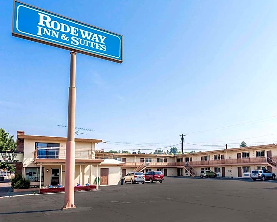 Photo 1 of 32 of Rodeway Inn & Suites Omak - Okanogan