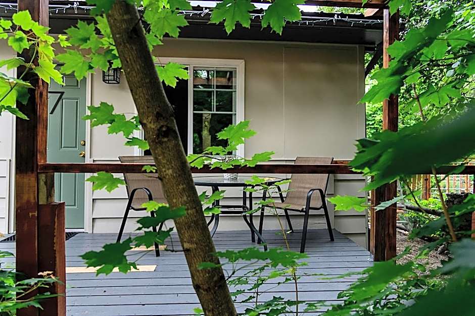 Barefoot Villas and Retreat