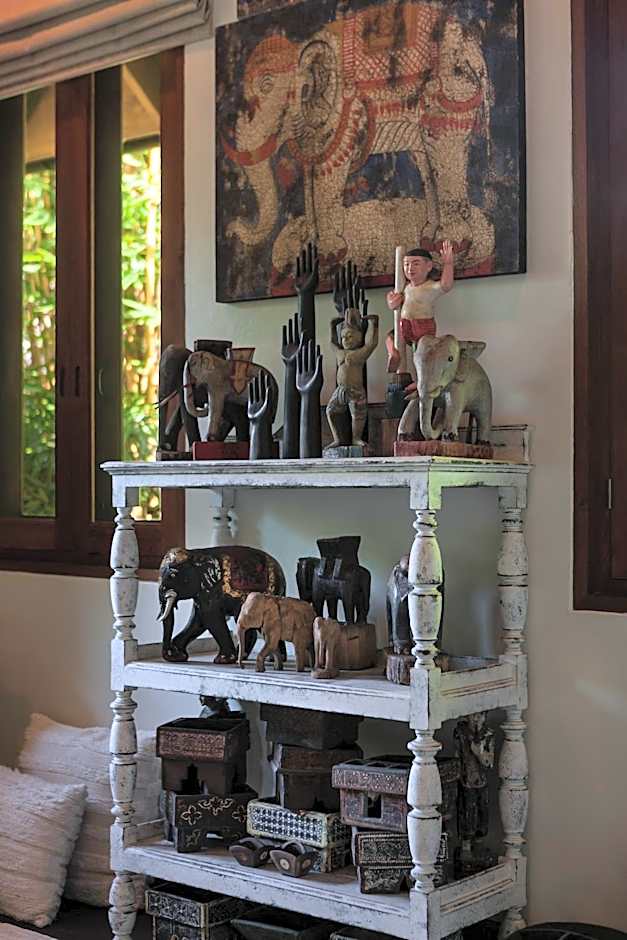Howie's HomeStay