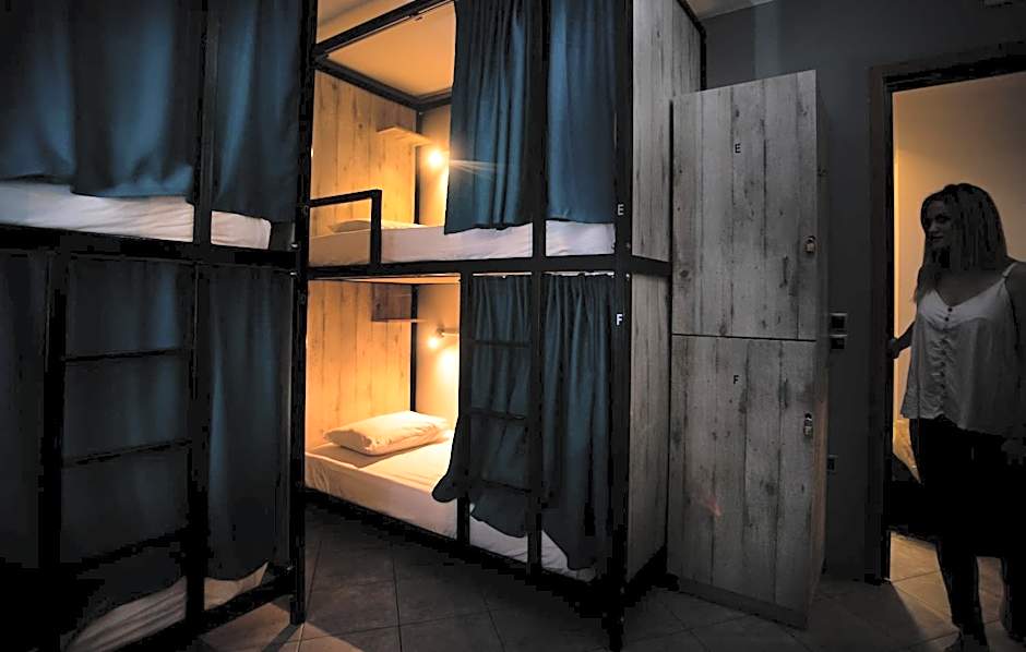 Bedway Athens Hostel