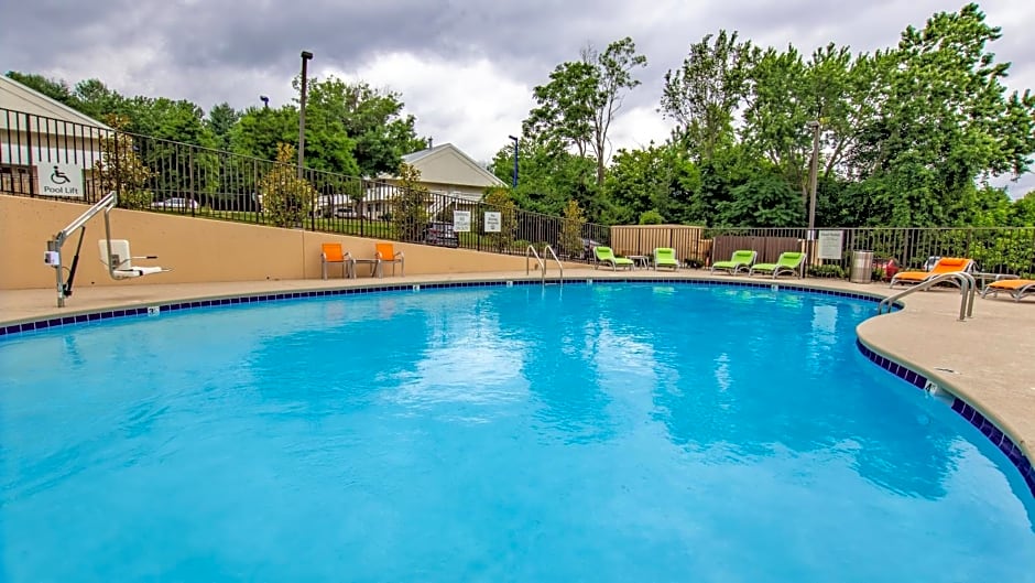 Holiday Inn Knoxville N - Merchant Drive By IHG