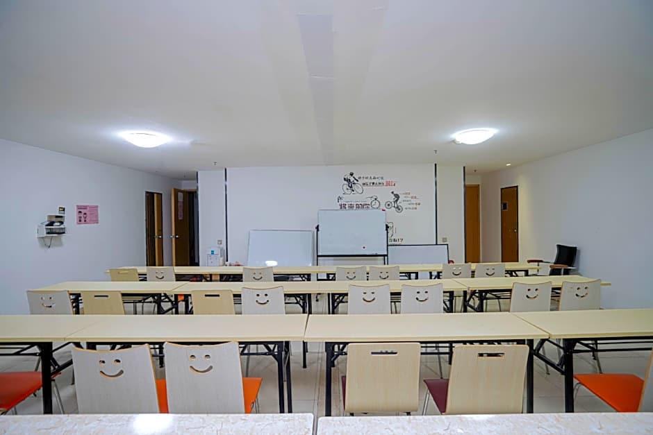 7 Days Inn Yunfu Luoding Central