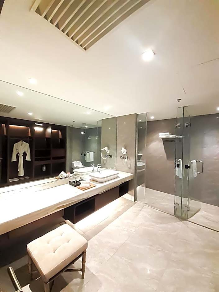 The Excelsior Hotel Las Piñas