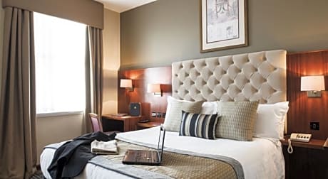 Quay View Double One Double Bed